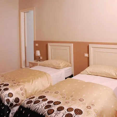 Hostel La Canonica *